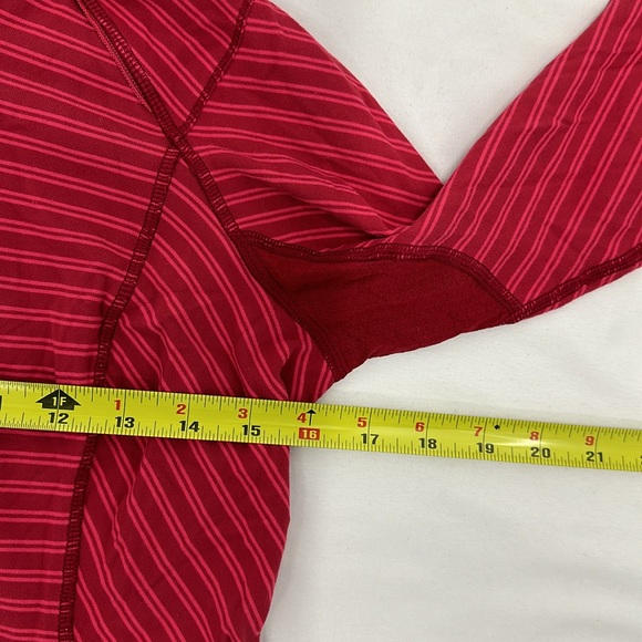 Lululemon Think Fast Pullover - Picture 4 of 7
